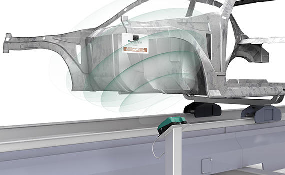 F190 RFID UHF read/write head in automotive manufacturing
